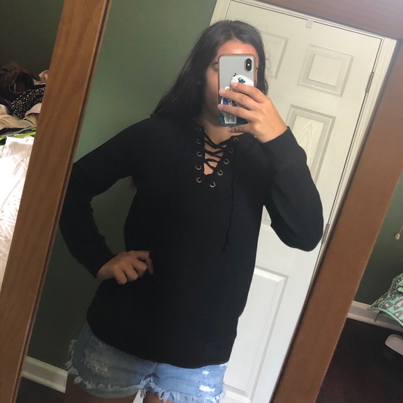 Forever 21 black detailed crewneck✨ - Picture 1 of 5